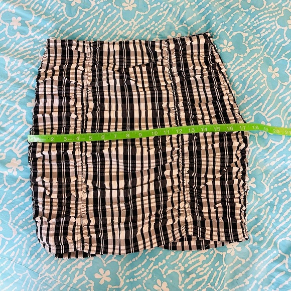 Zara Mini Skirt Sz 28 - Picture 3 of 9